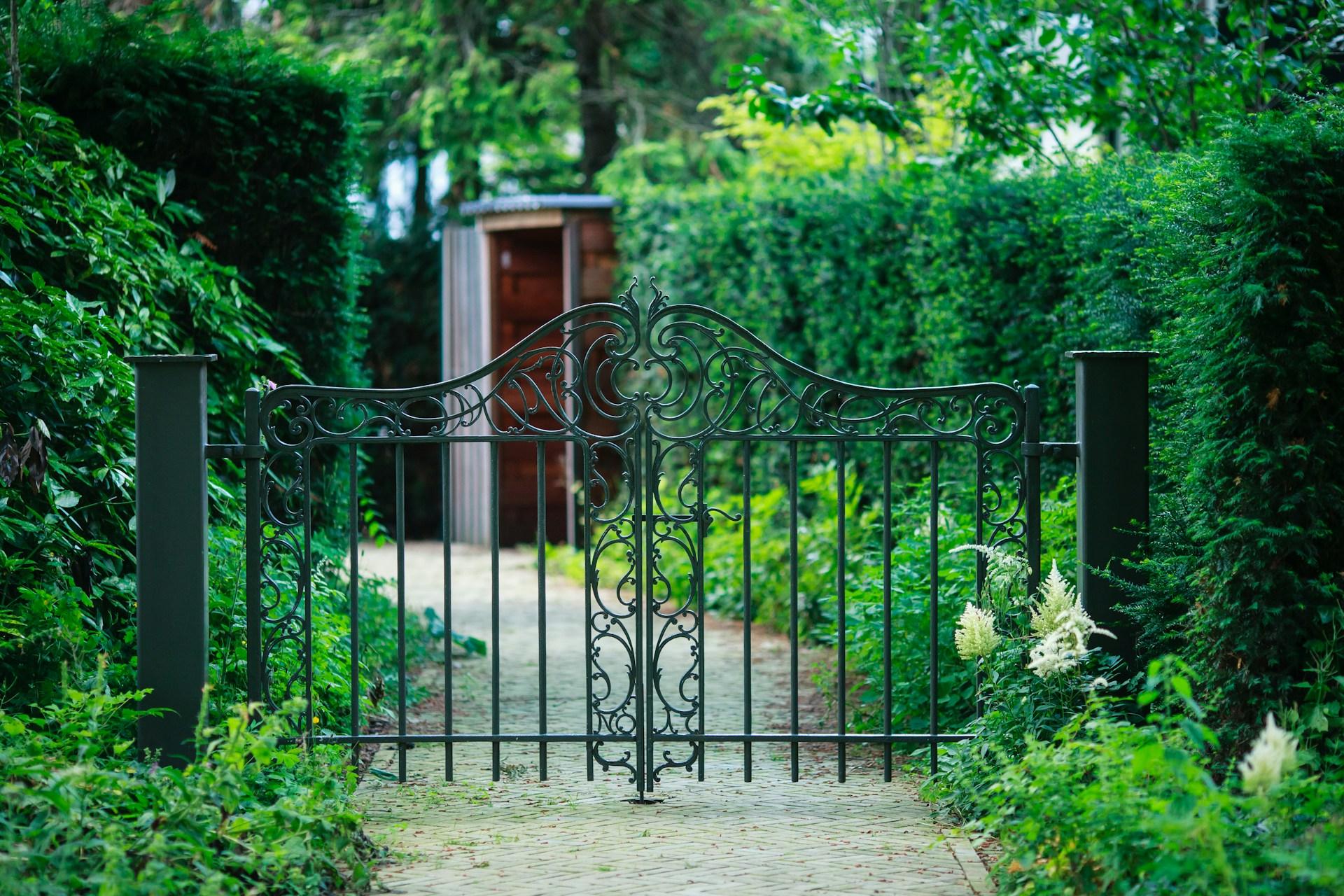 The Growing Popularity of Roller Gates for Residential and Commercial Use